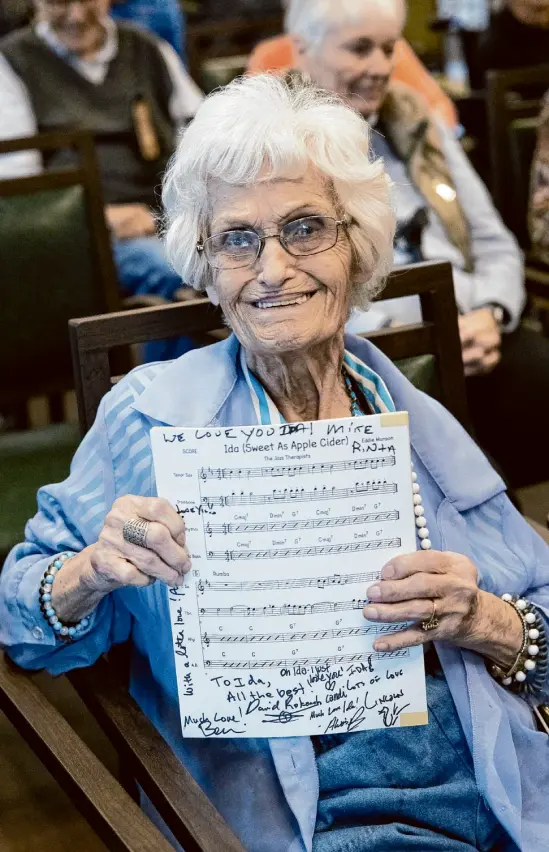 Ida Chervellera with musical score